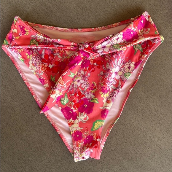 Victoria's Secret Pink Floral Bikini Bottom - Picture 1 of 3